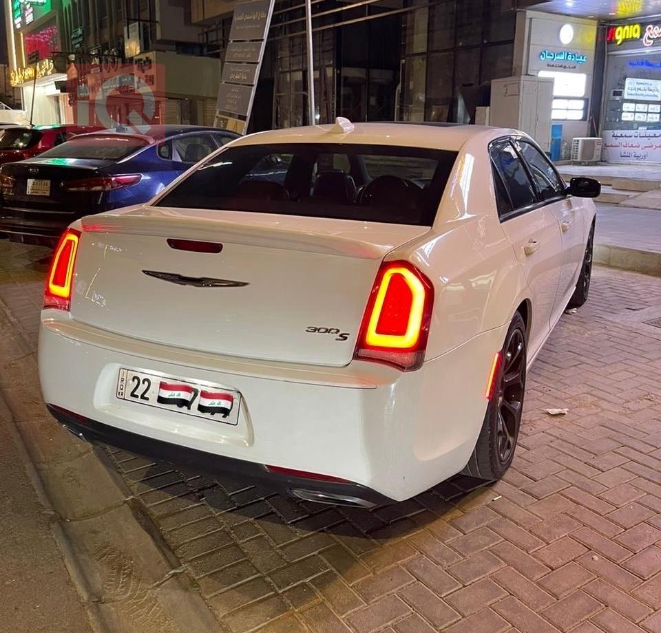 کرایسلەر 300